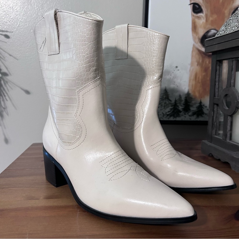Stylish White Western Heeled Boots PU Leather Size 8 Cowgirl